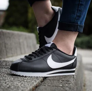 Кроссовки женские Nike Wmns Classic Cortez Leather Black 807471-010