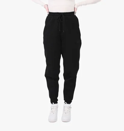 Брюки женские Nike Sportswear Tech Fleece Jogger Pants Black FB8330-010