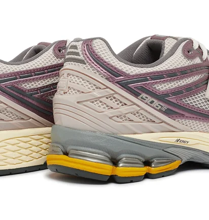 Кросівки чоловічі New Balance 1906R Licorice Beige M1906RRA