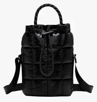 Сумка женская Nike Nsw Puffle Tiny Black HQ6709-010