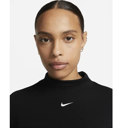 Кофта жіноча Nike Sportswear Essential Black Dv7880-010