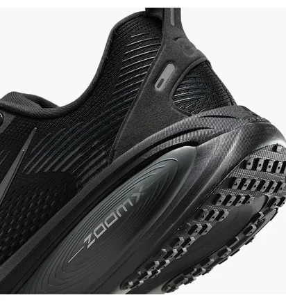 Кросівки чоловічі Nike Vomero 18 Black HM6803-005