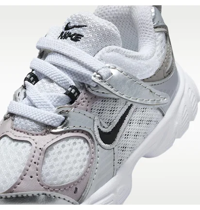 Кросівки дитячі Nike V5 Runner White/Metallic HQ6413-100