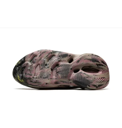 Тапочки мужские Adidas Yeezy Foam Runner Beige IG9562