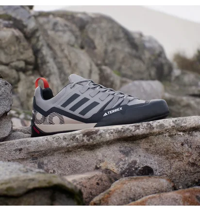 Кросівки унісекс Adidas Terrex Swift Solo 2.0 Hiking Grey ID3449