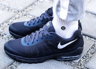 Кросівки чоловічі Nike Air Max Invigor Blue 749688-405