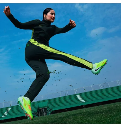Бутсы унисекс Nike Phantom 6 Low Elite Fg Green HJ2146-801
