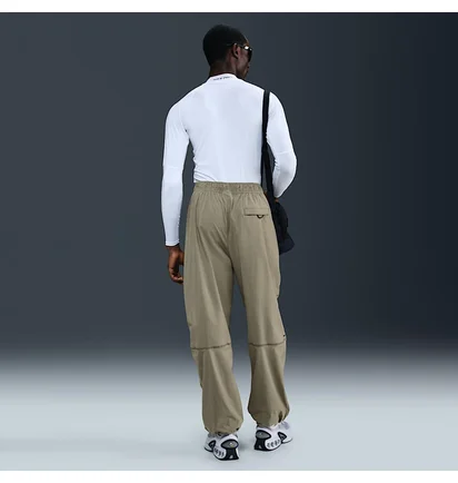 Штаны мужские Nike Tech Woven Pants Olive HM7158-320