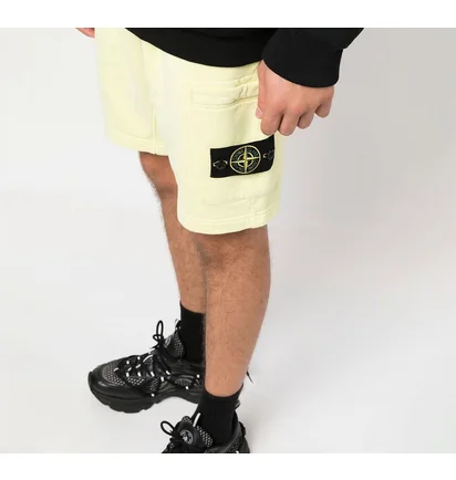 Шорты унисекс Stone Island Crewneck Yellow 771562020-V0031
