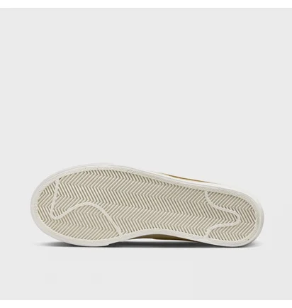 Кросівки жіночі Nike Blazer Low Platform Canvas Yellow DV7475-200