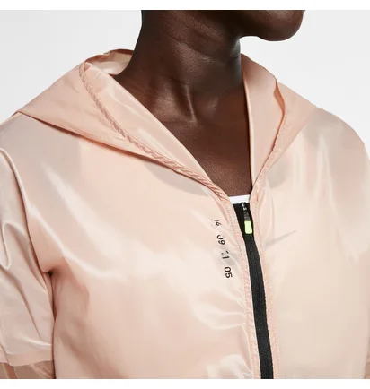 Вітровка жіноча Nike W Nk Tech Pack Jkt Hd Orange AQ5223-605