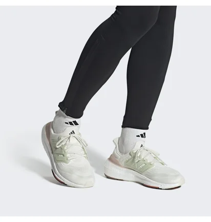 Кросівки унісекс Adidas Ultraboost Light Running Shoes White HQ6338