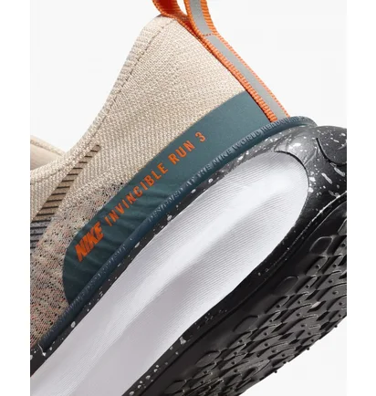 Кроссовки мужские Nike Invincible Run 3 Road Running Shoes Beige FQ8720-140