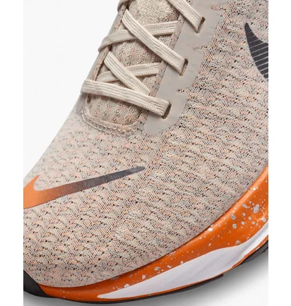 Кроссовки мужские Nike Invincible Run 3 Road Running Shoes Beige FQ8720-140