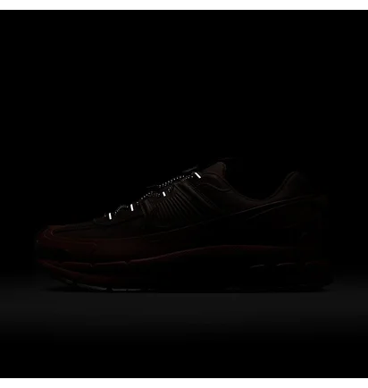 Кросівки чоловічі Nike Zoom Vomero Roam Brown HV6901-200