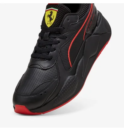Кроссовки унисекс Puma Scuderia Ferrari Rs-X Black 307818-01