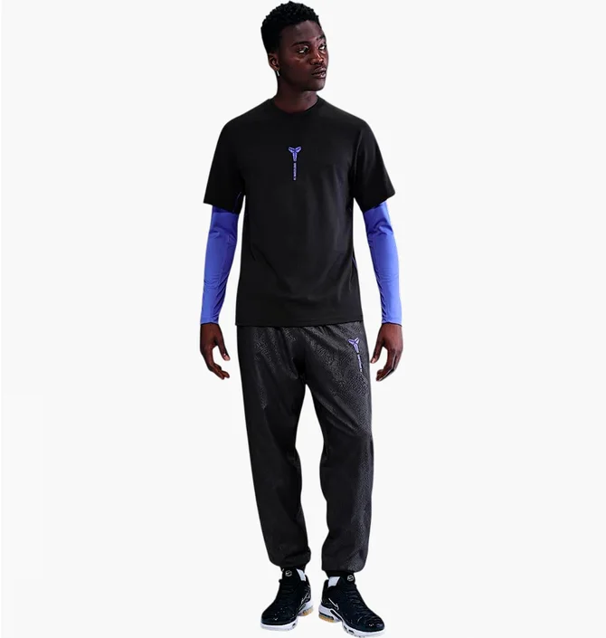 Футболка чоловіча Nike Fc Barcelona Kobe Black HQ1821-010