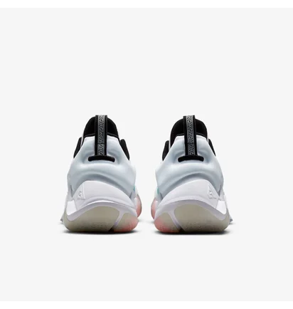 Кроссовки унисекс Nike Giannis Immortality Grey DH4470-100