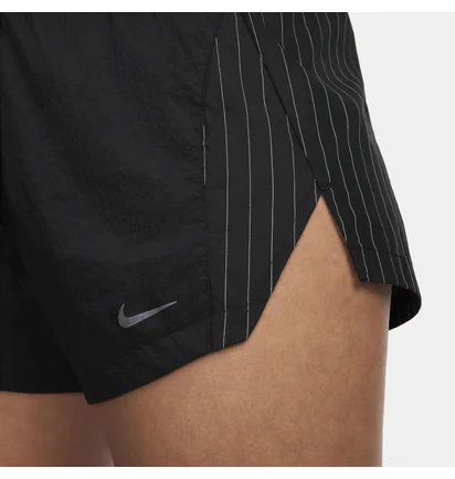 Шорты женские Nike W Rd Rflctv Mr 3In Br Shrt Black FN2715-010