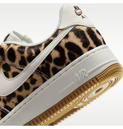Кросівки жіночі Nike Air Force 1 07 Beige/Black IB7695-200