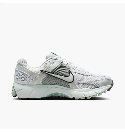 Кроссовки женские Nike Air Zoom Vomero 5 White FJ2028-103