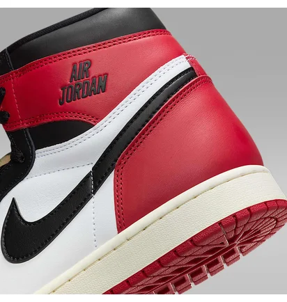 Кросівки чоловічі Air Jordan 1 Retro High White/Black DZ5485-106