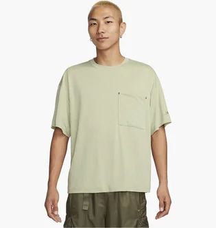 Футболка чоловіча Nike Sportswear Tech Pack Dri-Fit Short-Sleeve Top Green FB7392-371