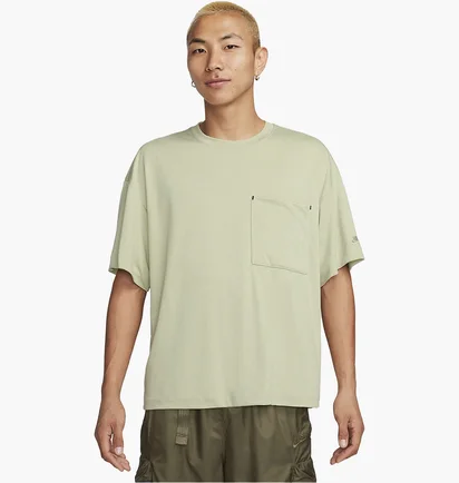 Футболка мужская Nike Sportswear Tech Pack Dri-Fit Short-Sleeve Top Green FB7392-371
