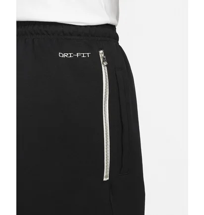 Шорты мужские Nike Dri-Fit Standard Issue 21 Cm Black DQ5712-010