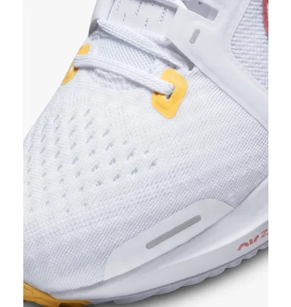 Кросівки жіночі Nike Vomero 16 White DA7698-105