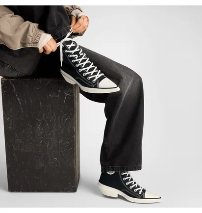 Кеди жіночі Converse Chuck 70 De Luxe Pointed Black A13016C