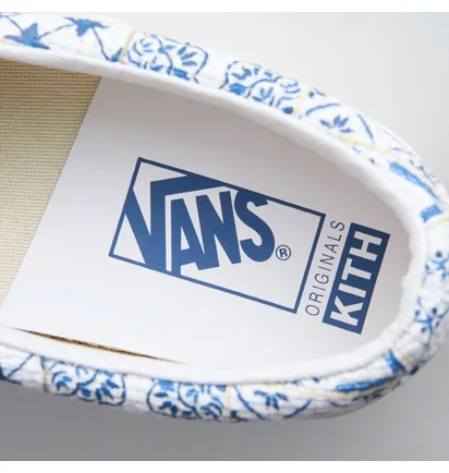 Кроссовки мужские Kith For Vault By Vans Azulejo Tile Og Classic Slip-On Lx White VN0A32QNWHT