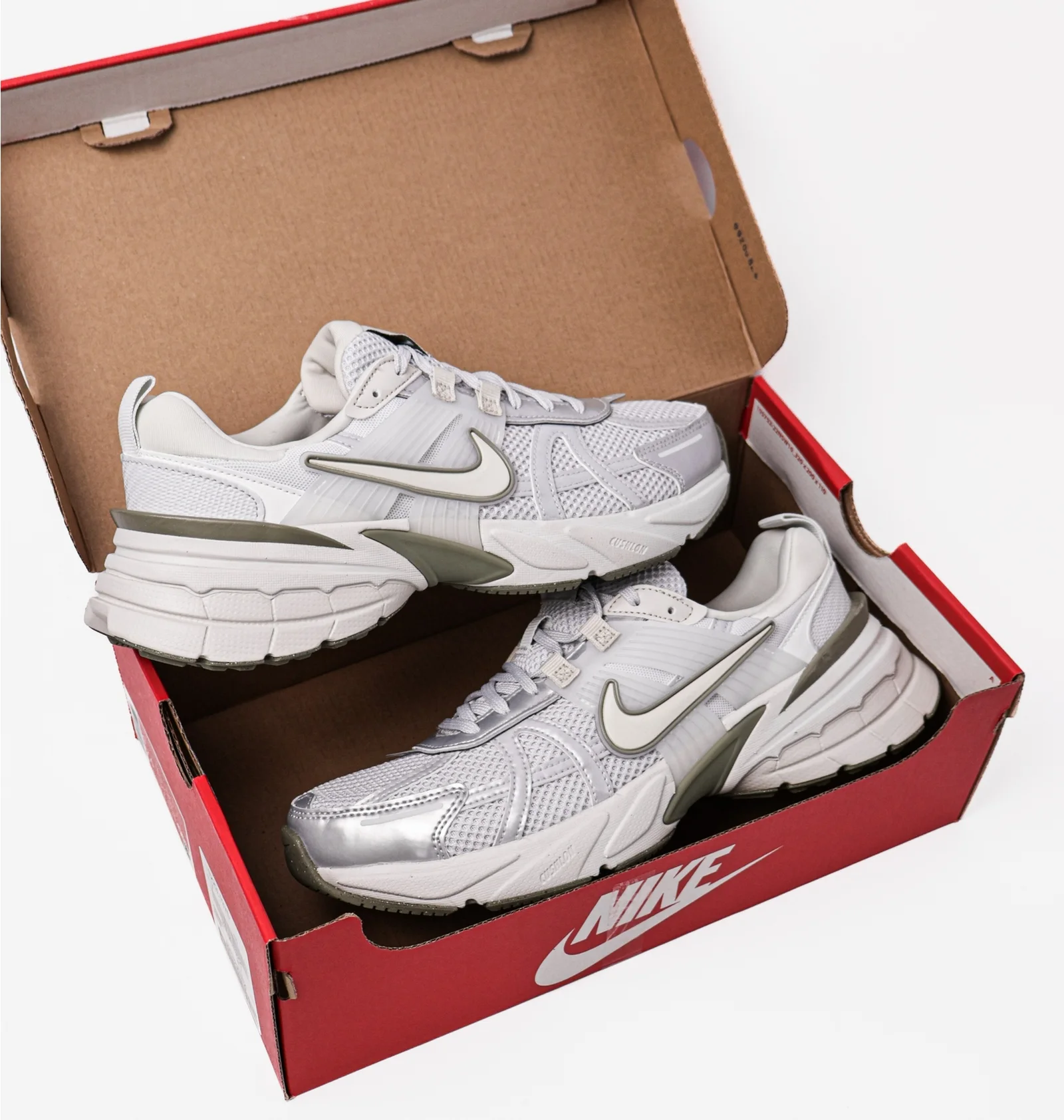 ᐉ Кросівки жіночі Nike V2K Run Shoes White FD0736-006 - придбати