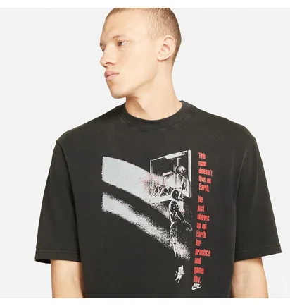 Футболка чоловіча Air Jordan Flight Short-Sleeve Graphic Black CV5108-010