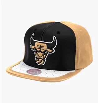 Кепка унисекс Mitchell & Ness Chicago Bulls Day One Black/Beige 6HSSMM19224-CBUBKTN