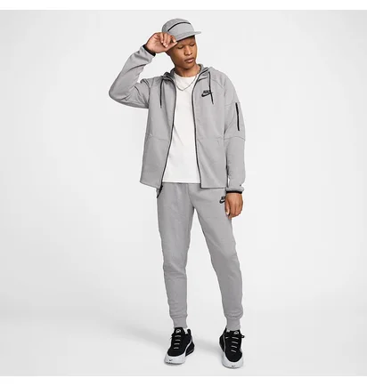 Спортивный костюм мужской Nike Tech Essentials Grey DD5293-002__DD5284-002