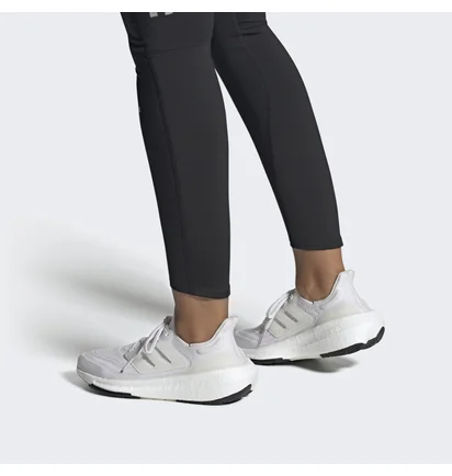 Кроссовки женские Adidas Ultraboost Light Shoes White GY9352