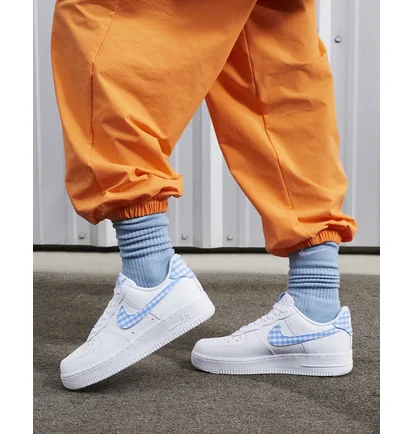 Кроссовки женские Nike Air Force 1 07 White DZ2784-100
