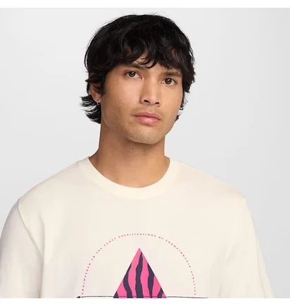 Футболка мужская Nike Sportswear Tee Beige HV9149-133