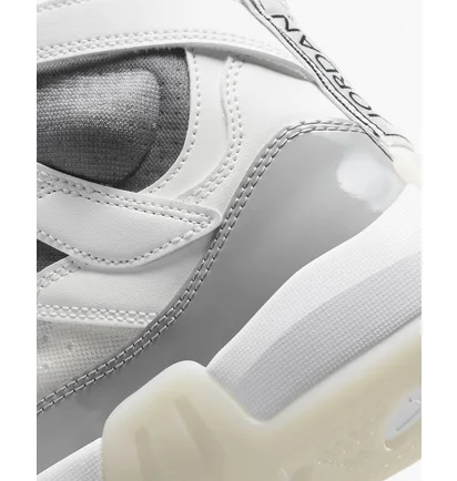Кросівки жіночі Nike Jumpman Two Trey White Dr9631-002
