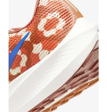 Кроссовки мужские Nike Pegasus 40 Premium Orange/Beige FQ7680-100