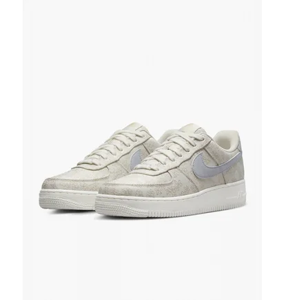 Кросівки жіночі Nike Air Force 1 07 Se Beige DR6402-900
