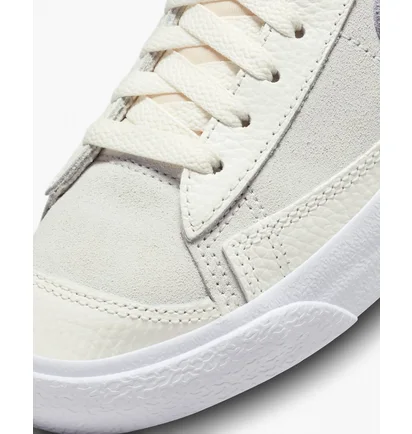 Кросівки жіночі Nike Blazer Mid 77 White FN7775-100
