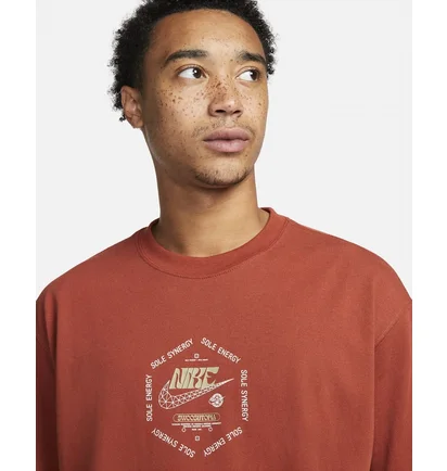 Футболка чоловіча Nike T-Shirt Max90 Sportswear Orange FD1305-832
