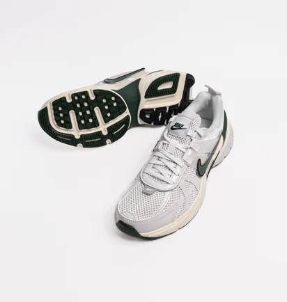 Кросівки жіночі Nike V2K Run Shoes White FD0736-101