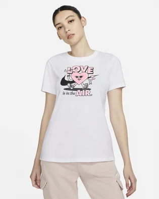 Футболка жіноча Nike Sportswear White DN5878-100