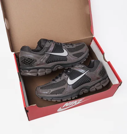Кроссовки мужские Nike Zoom Vomero 5 Cave Stone Brown HF5493-201