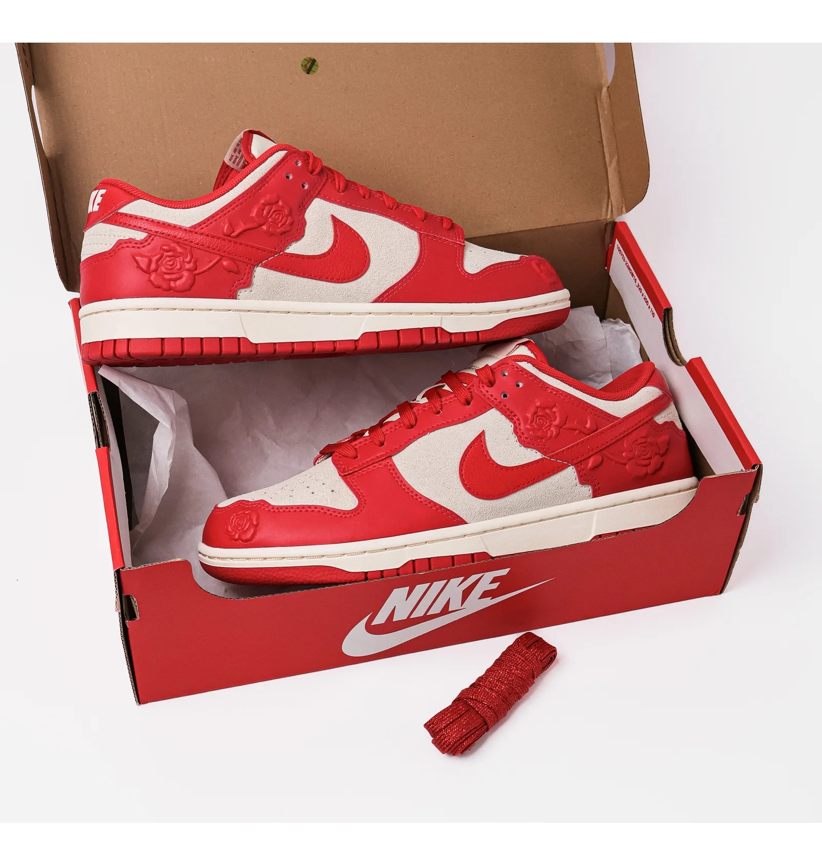 ᐉ Кросівки жіночі Nike Dunk Low Red HF1986-100 - придбати в