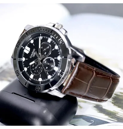 Часы мужские Casio MTP-VD300L-1E