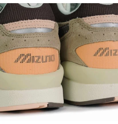 Кросівки чоловічі Mizuno Sky Medal Sports Style Brown D1GA332601